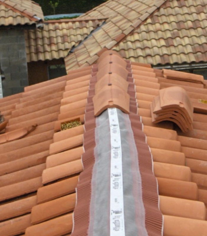 Travaux rénovation faîtage toiture